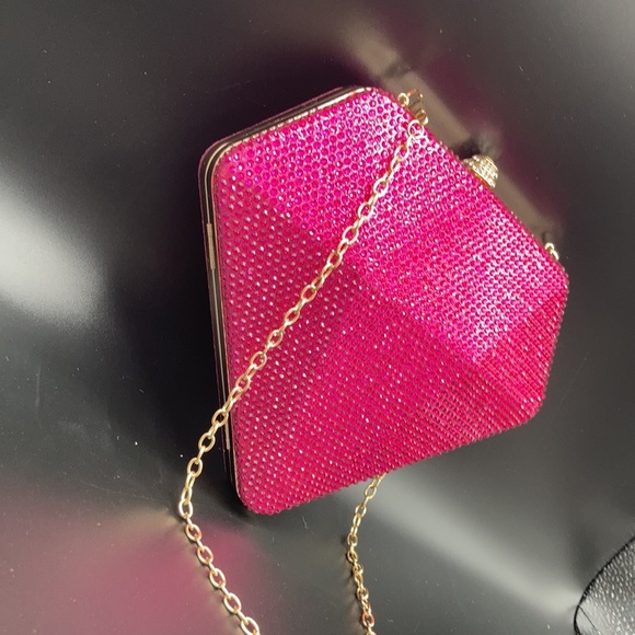 24HR DROP ⬇️ Sug Rhinestone encrusted Diamond Shaped purse/clutch - Picture 2 of 12